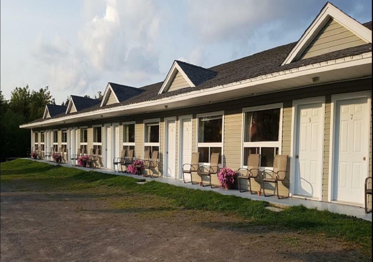 Fundy Rocks Motel Hopewell Cape Exterior foto